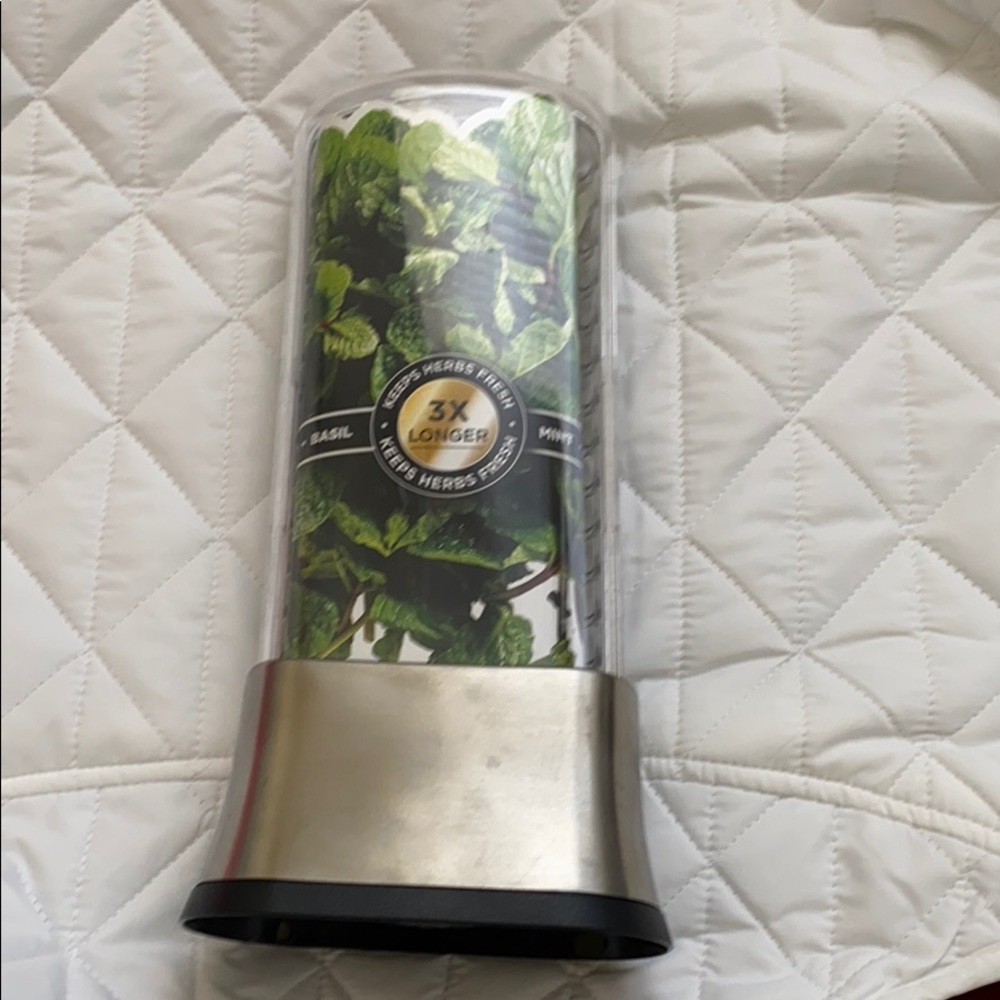 1 pc BRAND NEW of PREPARA herb keeper